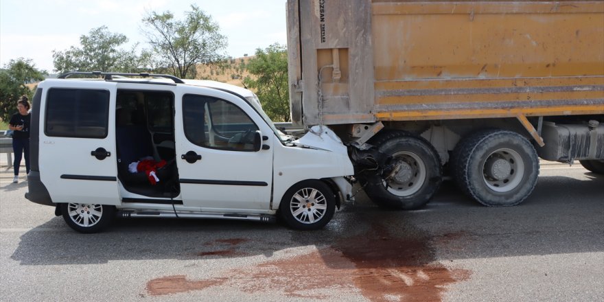 Manisa'daki trafik kazasında 7 kişi yaralandı