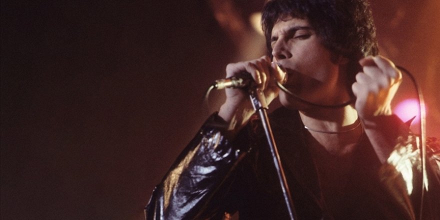 Freddie Mercury'nin piyanosu açık artırmada 2 milyon doların üzerinde alıcı buldu