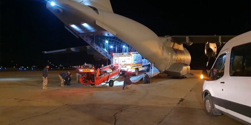 Libya'ya arama kurtarma ekiplerini götürecek ilk uçak Ankara'dan hareket etti