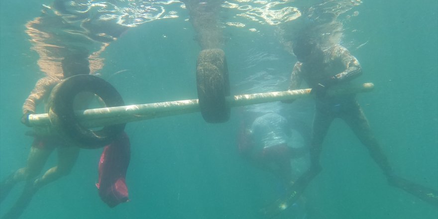 Bodrum'da sezonun son deniz dibi temizliğinde 200 kilogram atık çıkarıldı