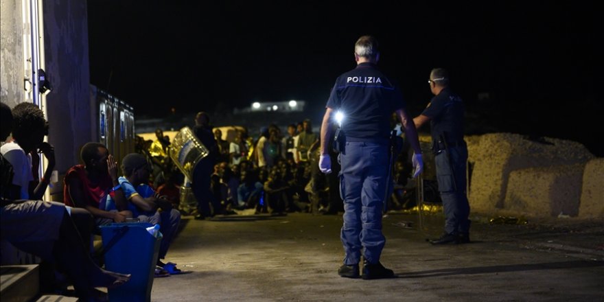 Düzensiz göç akınına uğrayan Lampedusa Adası'nda acil durum ilan edildi