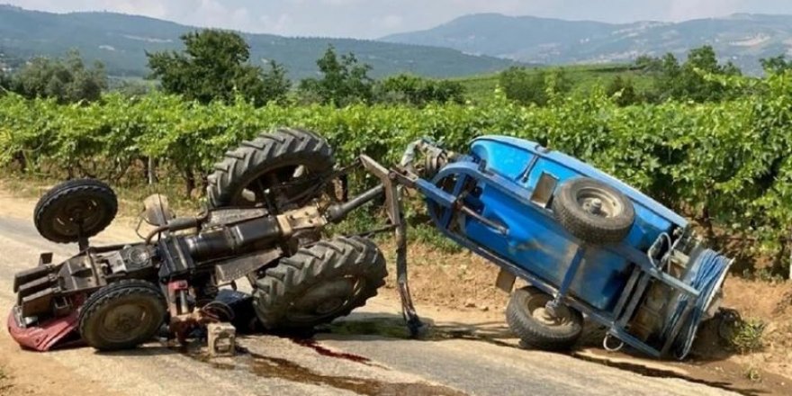 Manisa'da devrilen traktörün altında kalan kadın hayatını kaybetti
