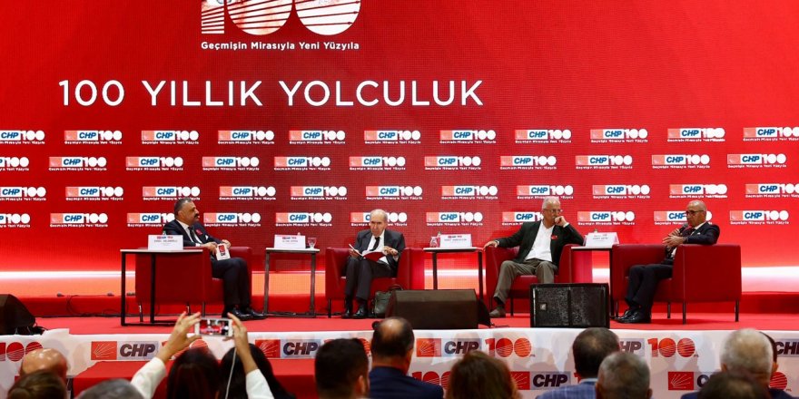 CHP İzmir İl Başkanlığı, "100 Yıllık Yolculuk" adlı panel düzenledi