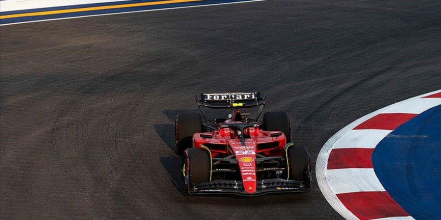 F1 Singapur Grand Prix'sinde pole pozisyonu Carlos Sainz'ın