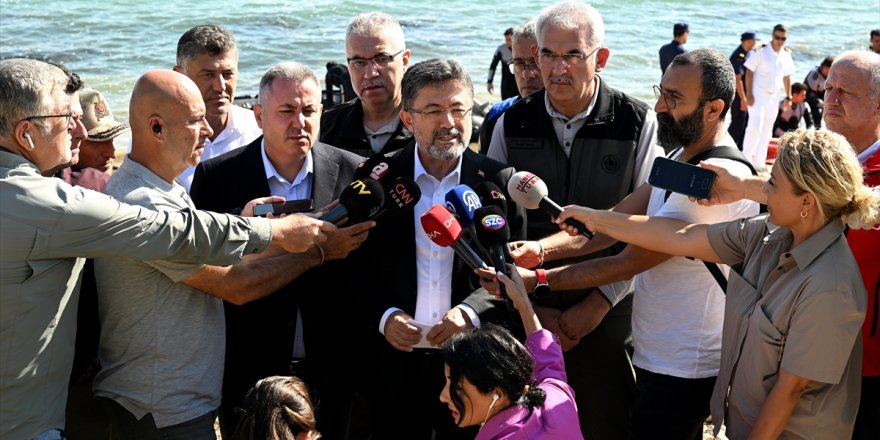 Bakan Yumaklı, İzmir'de yangına müdahale eden helikopterin düşmesine ilişkin konuştu