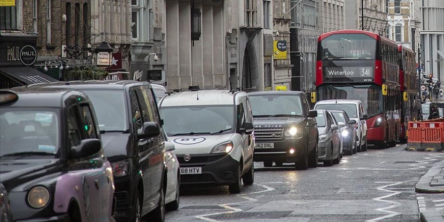 İngiltere, benzinli ve dizel otomobillerin satışına yönelik yasağı 2035'e erteleyecek