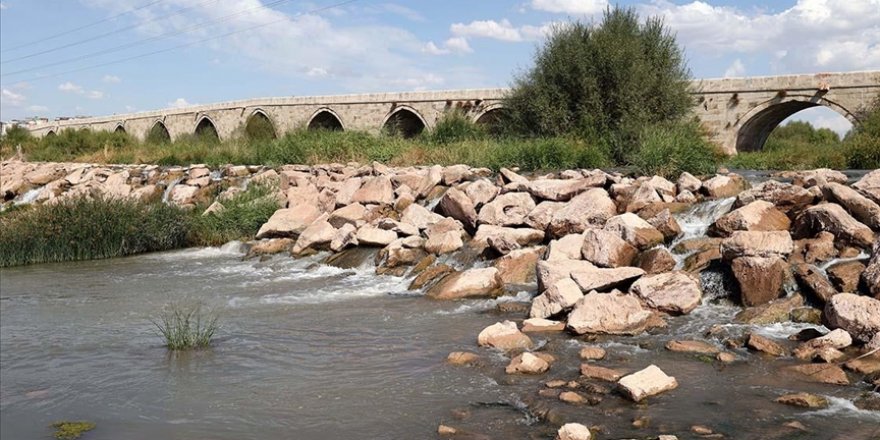 Türkiye'nin en uzun nehri Kızılırmak'ın debisi son 4 yılın en yüksek seviyesinde