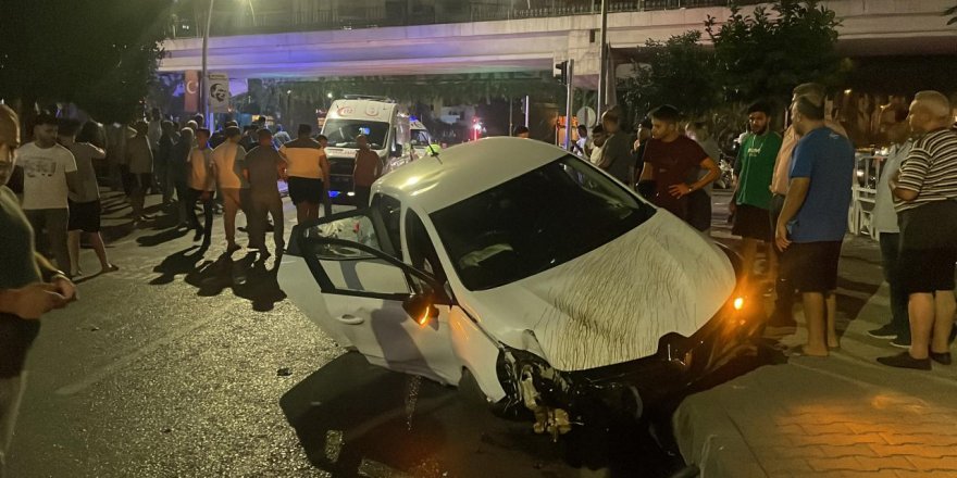 Adana'da trafik kazasında 1 kişi öldü, 3 kişi yaralandı