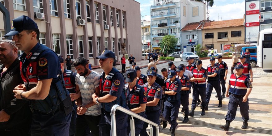 Aydın'da polisin bıçaklanmasına ilişkin 2 kişi tutuklandı
