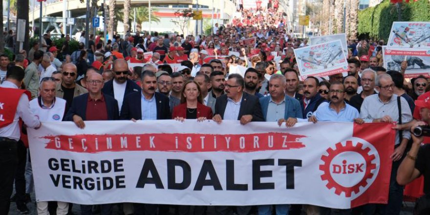 DİSK’li işçiler İzmir’den seslendi: Kıdem tazminatına dokundurmayız