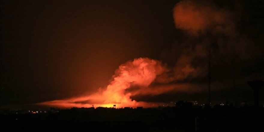 İsrail'in Gazze'ye düzenlediği saldırılarda ölenlerin sayısı 950'ye yükseldi