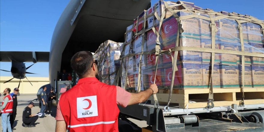 Gazzeli siviller için Türkiye'nin insani yardımlarını taşıyan üçüncü uçak hareket etti