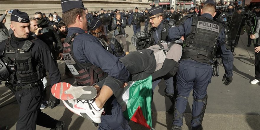 Paris'te polis, Filistin'e destek yürüyüşüne katılanlara göz yaşartıcı gazla müdahale etti