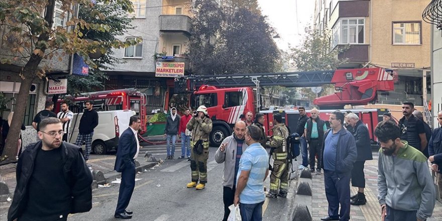 Esenler'de bir apartmanda çıkan yangında mahsur kalan 19 kişi kurtarıldı