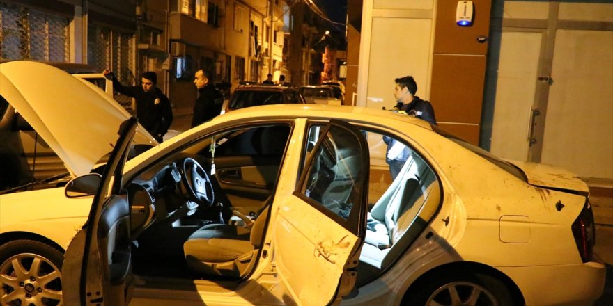 İzmir'de çıkan kavgada av bıçağıyla yaralanan kişi öldü