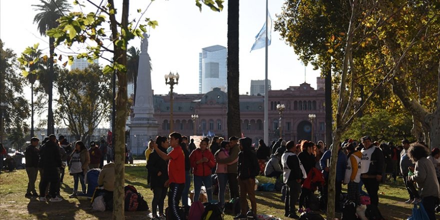 Arjantin'de halk, "ekonomik krizin gölgesinde" yeni devlet başkanını seçecek