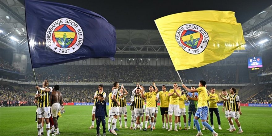 Fenerbahçe rekor kırarak liderliğini sürdürdü