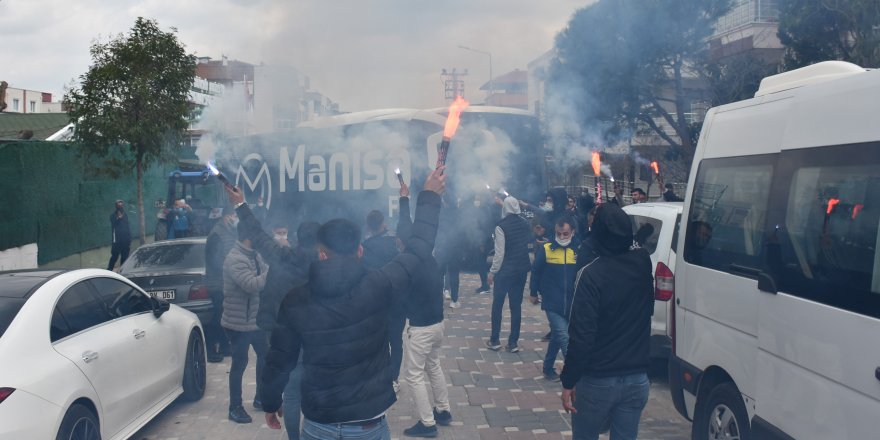 Manisa FK’ya coşkulu uğurlama