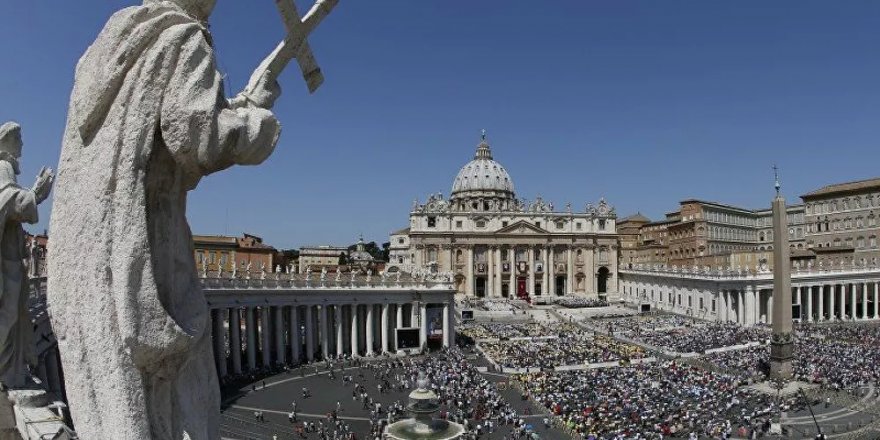 Papalıktaki mafyavari dolaplar İngiliz yargısına taşındı: Vatikan yetkililerinden rant, fahişe, ölüm tehdidi ve şantaj
