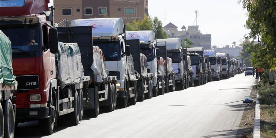 İsrail saldırıları altındaki Gazze'ye insani yardım taşıyan 59 tır daha ulaştı