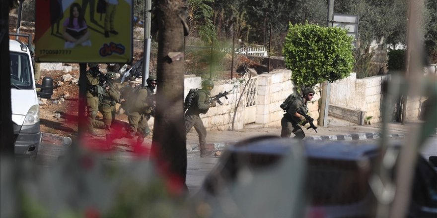İsrail güçleri, Batı Şeria'nın farklı kentlerine baskınlar düzenledi