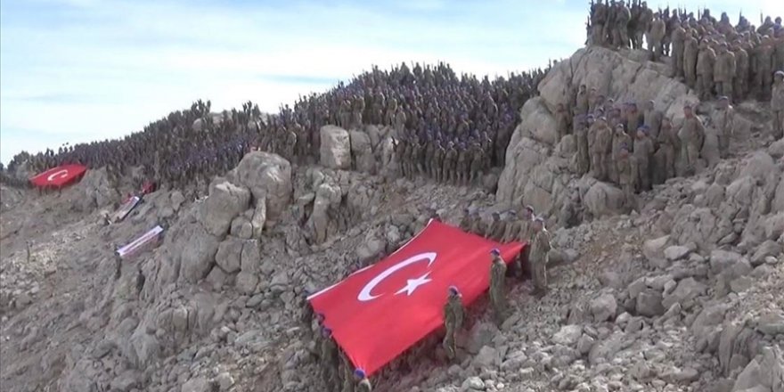 MSB, Mehmetçiğin Davraz Dağı'na tırmanış görüntülerini paylaştı