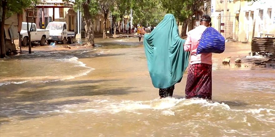 Somali'de şiddetli yağışlar ve seller sonucu 300 binden fazla kişi yerinden oldu