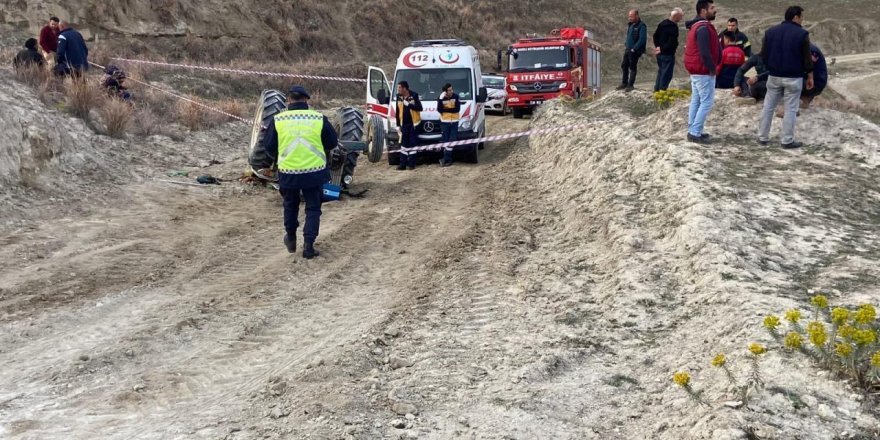 Denizli'de devrilen traktörün sürücüsü öldü