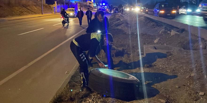 Kütahya tırdan kopan tekerleğin çarptığı kadın ağır yaralandı