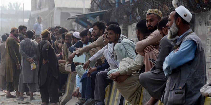 Pakistan-Afganistan ilişkileri düzensiz göçmenlerin sınır dışı edilmesiyle yeni bir sorunla karşı karşıya