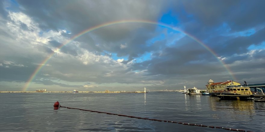 İzmir'de gökkuşağı