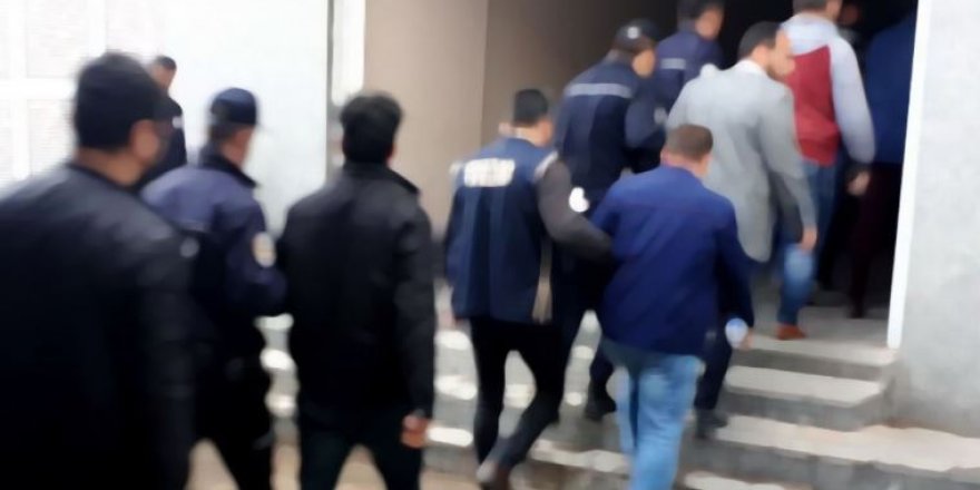 Kendilerini polis ve savcı olarak tanıtın 10 milyonluk vurgun yapa çeteye operasyon