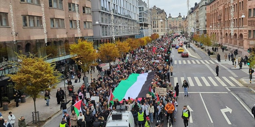İsveç'te İsrail'in Gazze'ye yönelik saldırıları protesto edildi