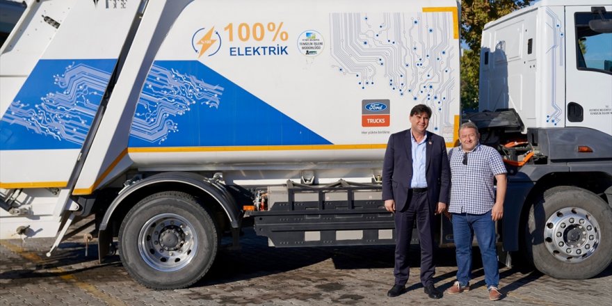 Fethiye'de elektrikle çalışan çöp kamyonu hizmete başladı