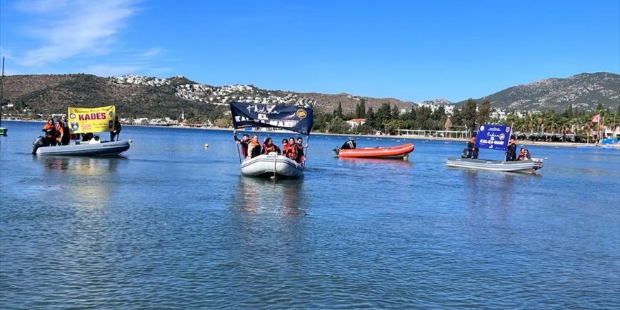 Bodrum'da "Kadına Yönelik Şiddetle Uluslararası Mücadele Günü" kapsamında denizde pankart açıldı