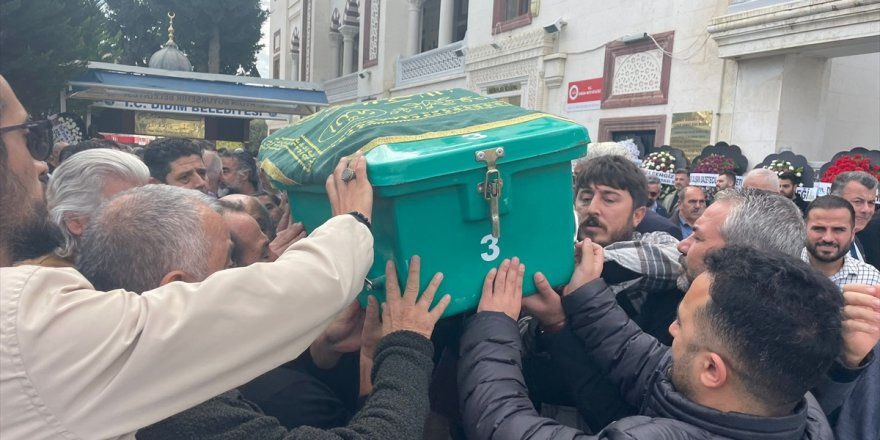Kalp krizi geçirerek hayatını kaybeden gazeteci Etleç, son yolculuğuna uğurlandı