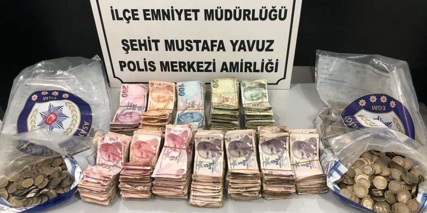 Kemalpaşa'da yakalanan dilencinin üzerinden 16 bin lira ele geçirildi