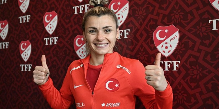 A Milli Kadın Futbol Takımı kalecisi Selda Akgöz'ün favorileri Muslera ve Uğurcan