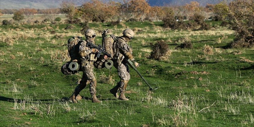 Bitlis'te özel harekat polislerine zorlu operasyonlar için sıkı eğitim veriliyor