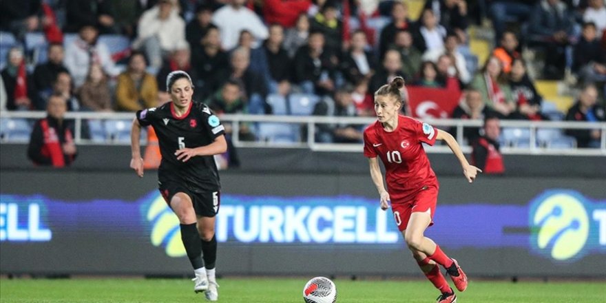 A Milli Kadın Futbol Takımı'ndan büyük başarı