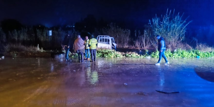 Aydın'da trafik kazasında kamyonetin sürücüsü öldü