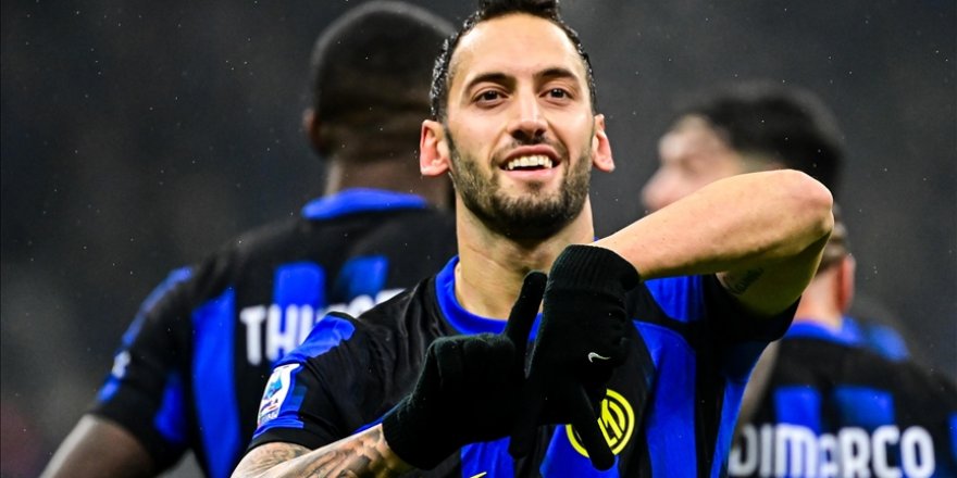 Hakan Çalhanoğlu'nun 1 gol, 1 asist kaydettiği maçta Inter, Udinese'yi 4-0 yendi