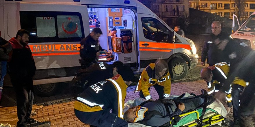 Uşak'ta bıçaklı kavgada 2 kişi yaralandı