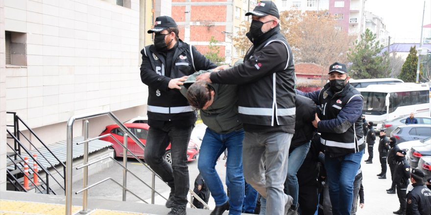 İzmir ve Aydın'da Kafes-18 Operasyonu kapsamında yakalanan şüphelilerden 6'sı tutuklandı