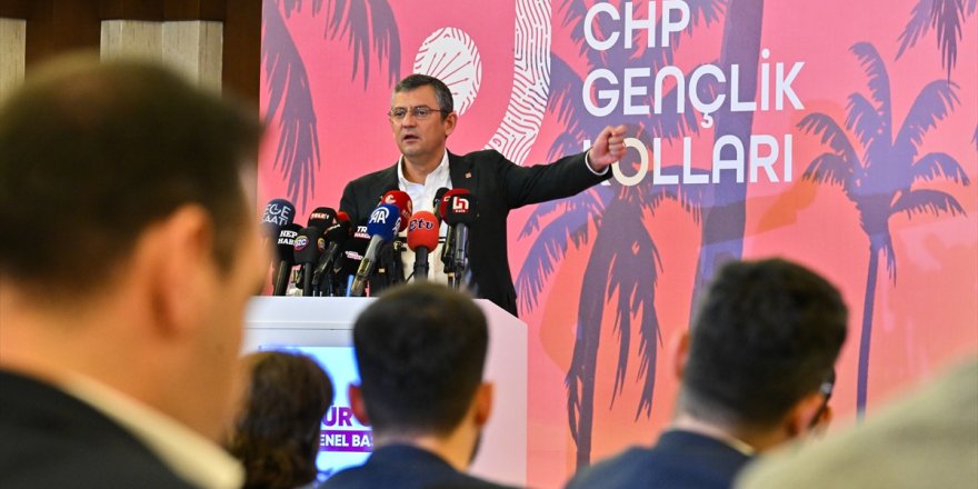 CHP Genel Başkanı Özel, partisinin Gençlik Kolları İl Başkanları Toplantısı'nda konuştu