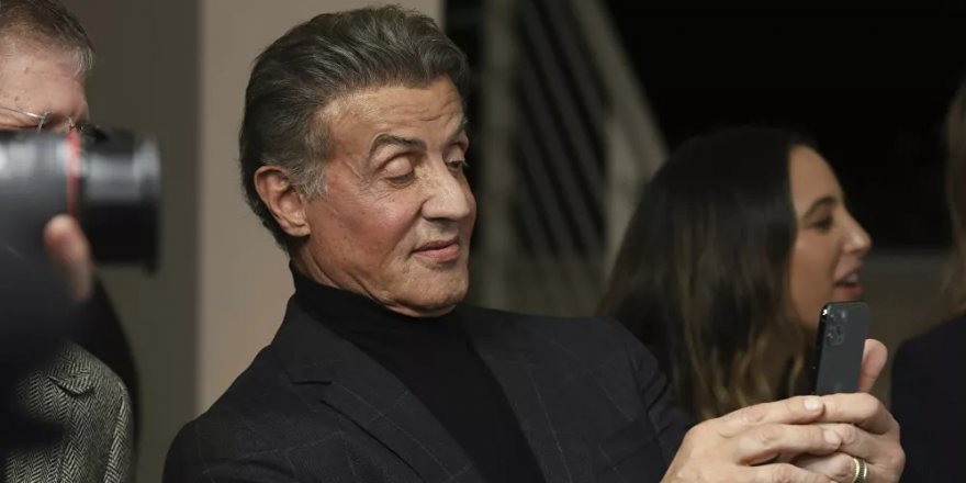 Sylvester Stallone: Rocky dizisi için senaryo yazmaya başladım