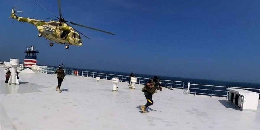 Husilerin saldırılarının ardından denizcilik şirketleri, Kızıldeniz'deki seferlerini askıya alıyor