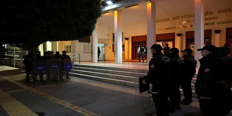 Adana Büyükşehir Belediyesi'ne rüşvet operasyonu! Çok sayıda gözaltı var