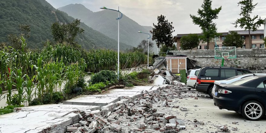 Çin'de korkutan deprem: Çok sayıda ölü ve yaralı var