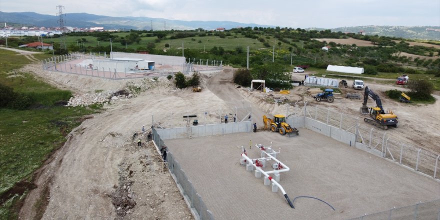 Demirci'de evlere doğal gaz verilmeye başlandı